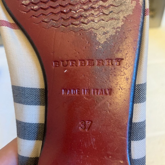 Gently used BURBERRY ballerina flats, in classic Burberry pattern. Size 37. - Picture 5 of 11